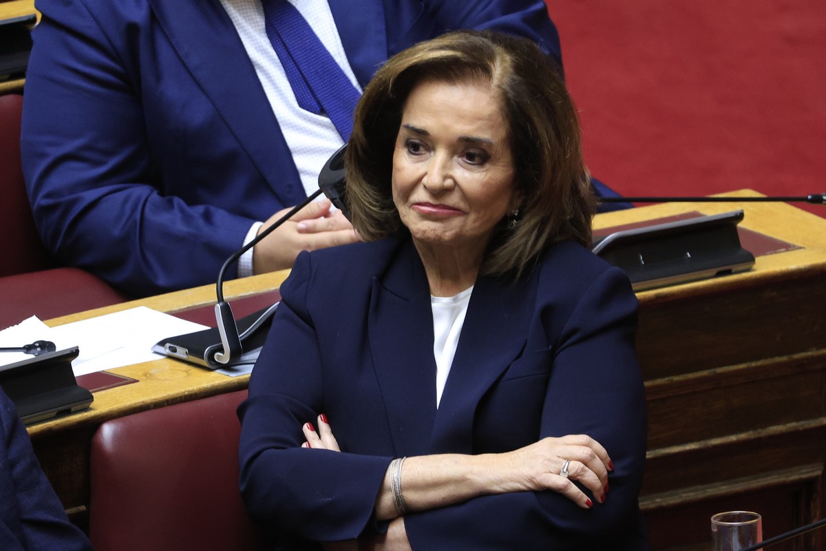 Η Ντόρα Μπακογιάννη ζητά την παραίτηση του Μακάριου Λαζαρίδη (VIDEO)