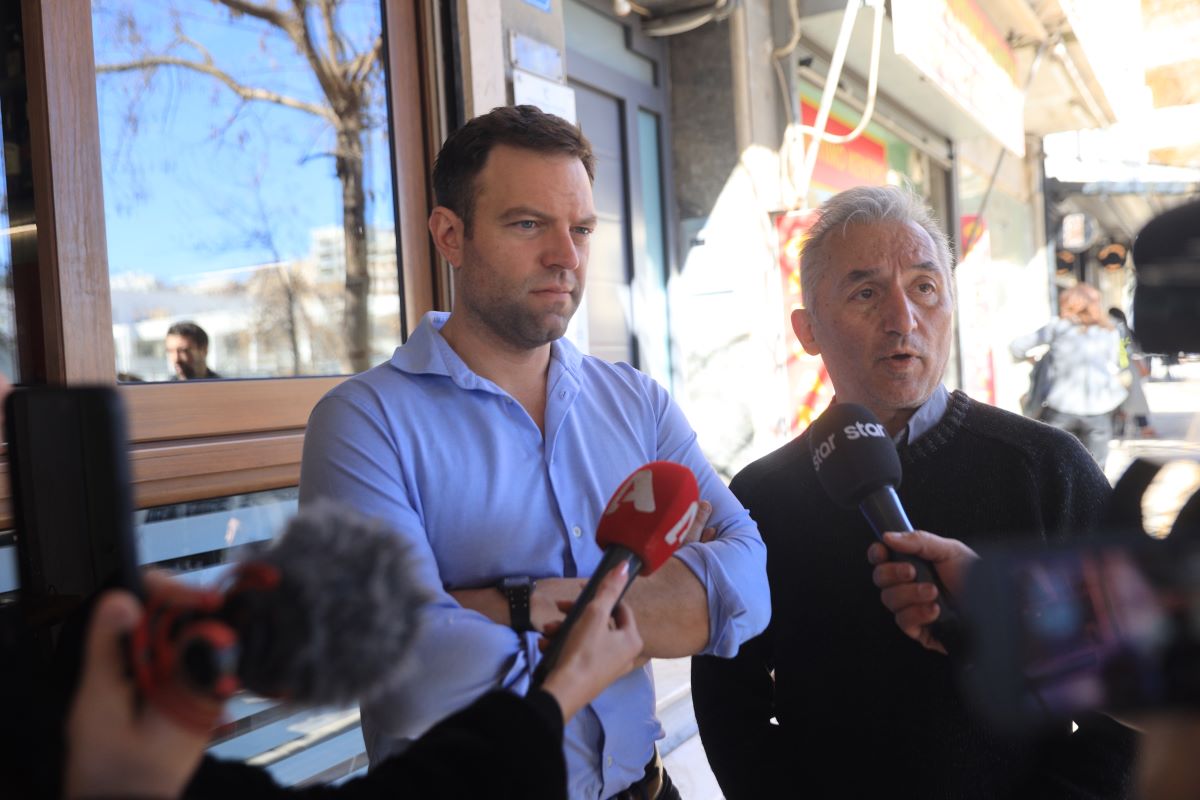 Κασσελάκης -Τέμπη: Συνυπέγραψε μήνυση κατά Χρυσοχοΐδη για τα συλλαλητήρια