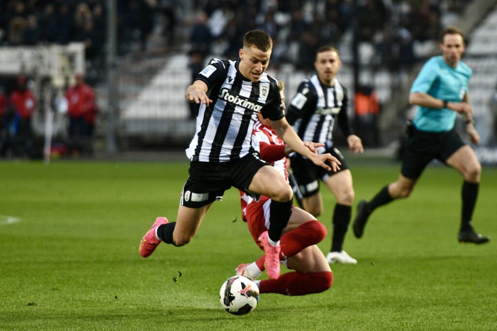 Θρίαμβος ΠΑΟΚ! 2-1 τον Ολυμπιακό με δέκα παίκτες!