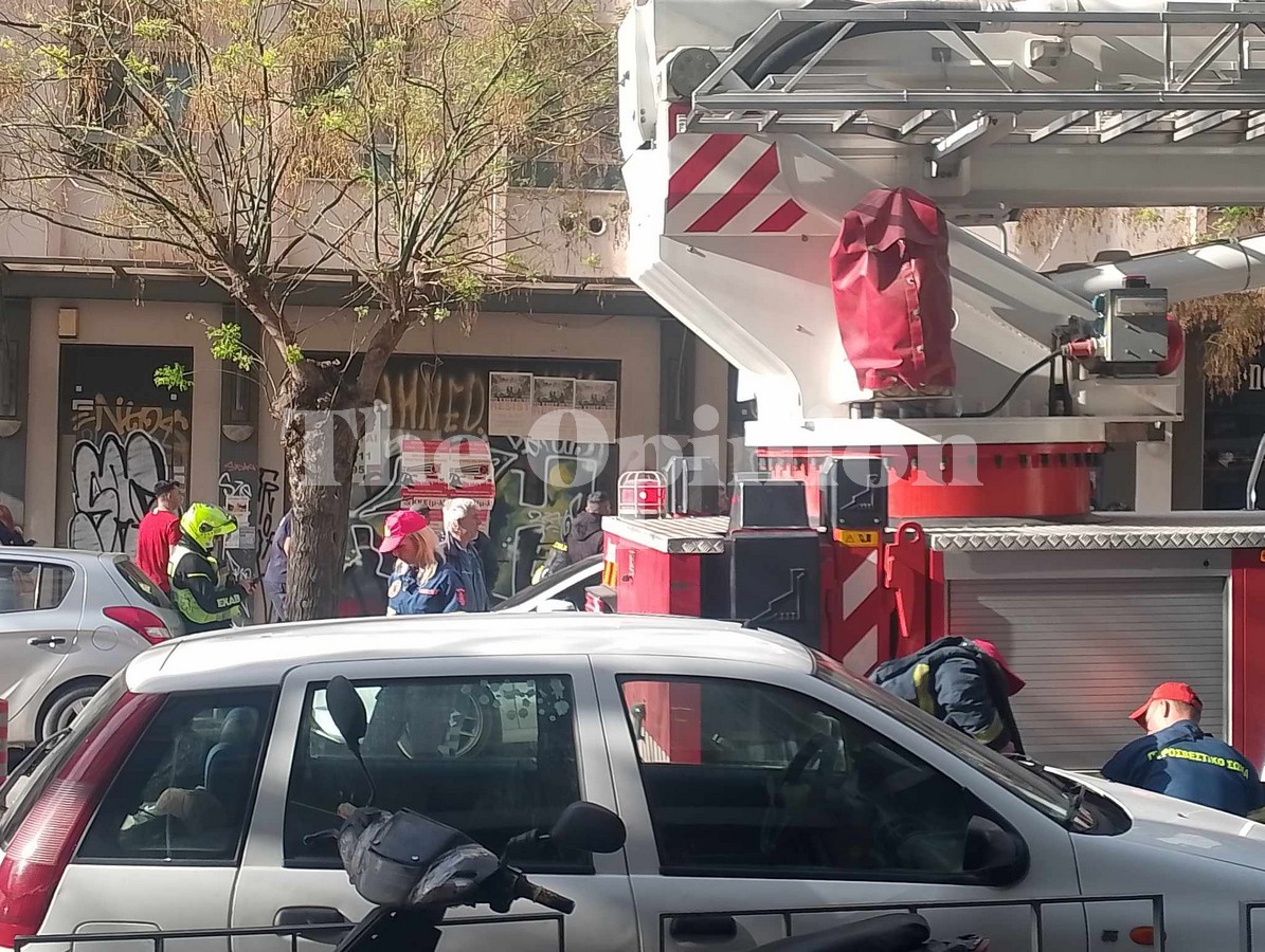 Θεσσαλονίκη: Μεγάλη φωτιά σε διαμέρισμα έκτου ορόφου στο κέντρο (ΦΩΤΟ+VIDEO)