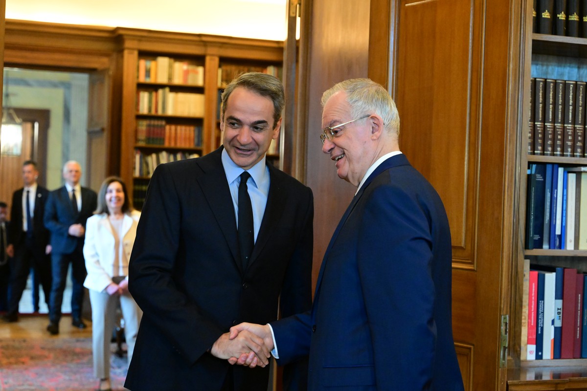 Πραγματοποιήθηκε η πρώτη επίσημη θεσμική συνάντηση Κ. Μητσοτάκη και Κ. Τασούλα