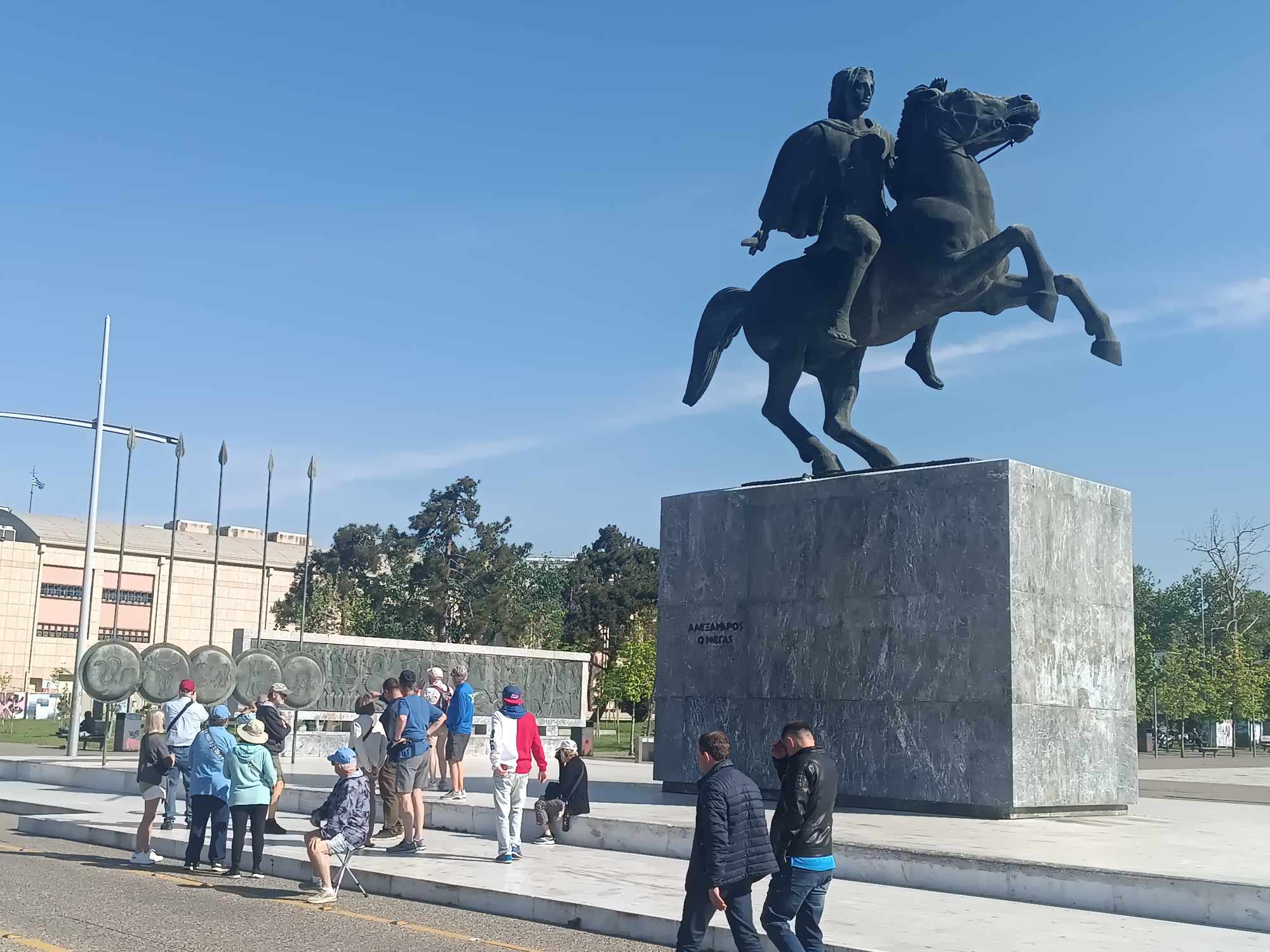 Πάσχα στη Θεσσαλονίκη – Γέμισε τουρίστες η παραλία (ΦΩΤΟ)