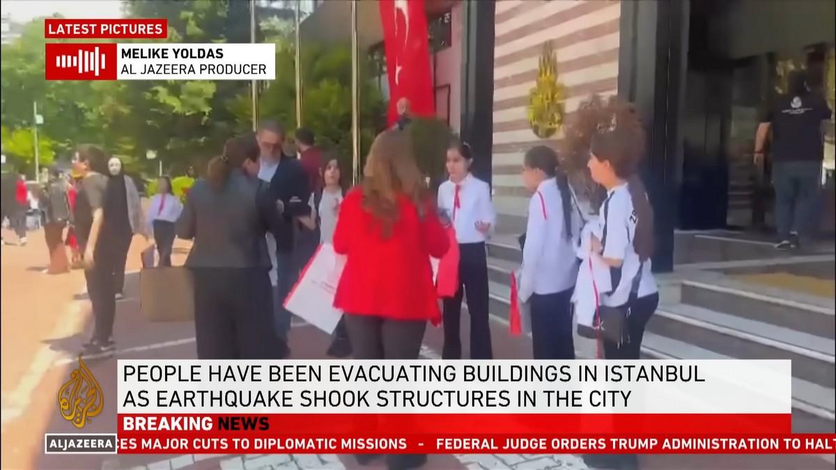 Σεισμός στην Κωνσταντινούπολη – Δύσκολη νύχτα για τους κατοίκους (VIDEO)