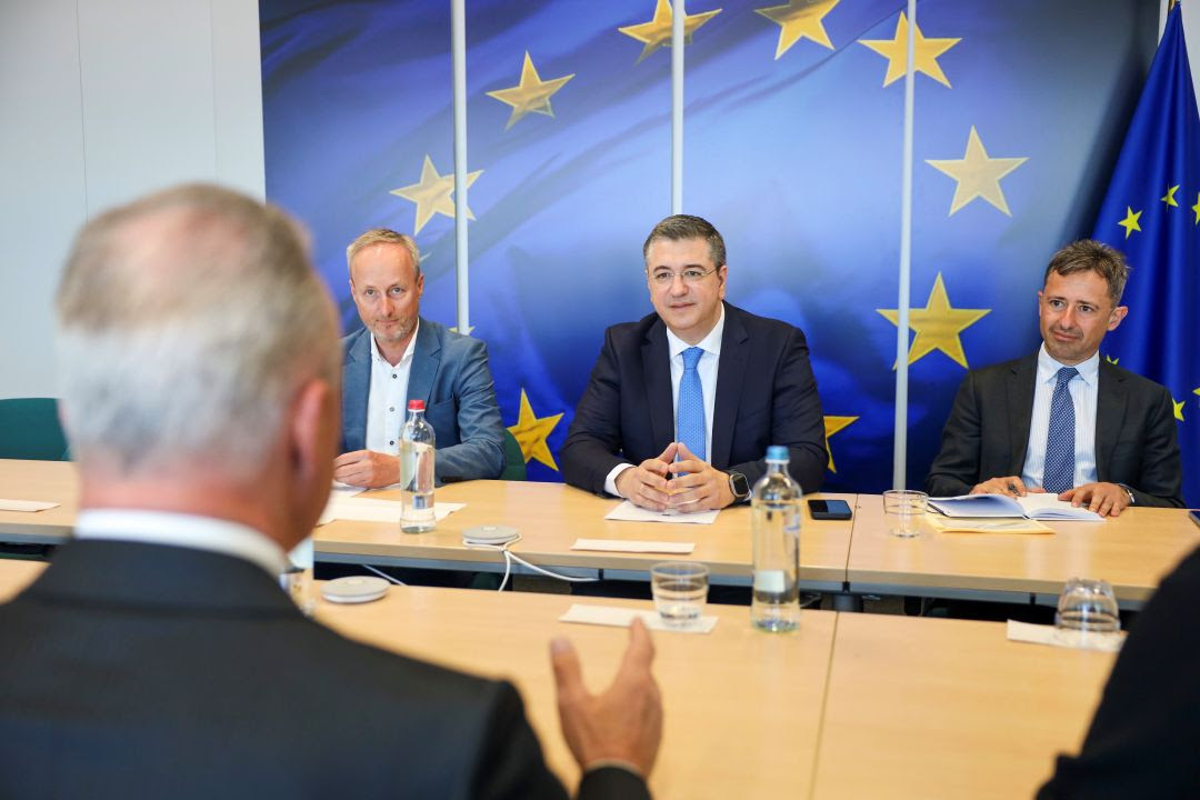 Συναντήσεις Τζιτζικώστα με επικεφαλής ευρωπαϊκών αεροδρομίων και των παγκόσμιων κολοσσών Airbus και Boeing (ΦΩΤΟ)