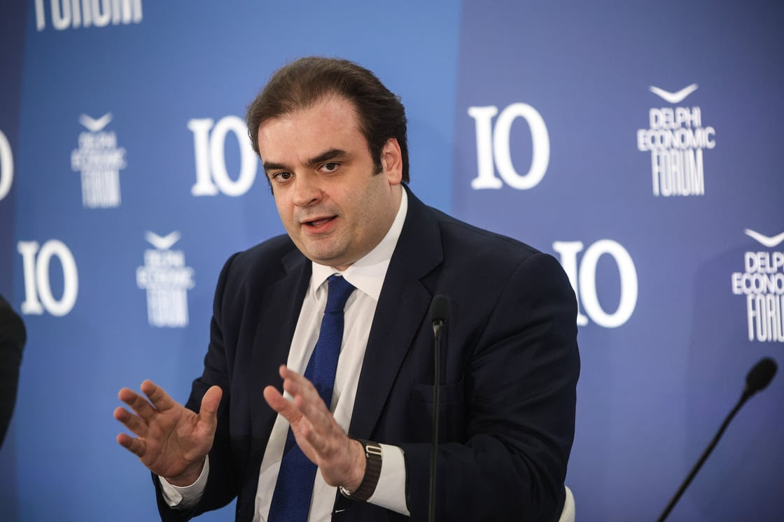 Κ. Πιερρακάκης: Δεν είμαστε η κυβέρνηση του «δώσε τα όλα» – Δε συζητάμε την επιστροφή του 13ου και 14ου μισθού – Μικρή η έκθεση της Ελλάδας στους δασμούς Trump