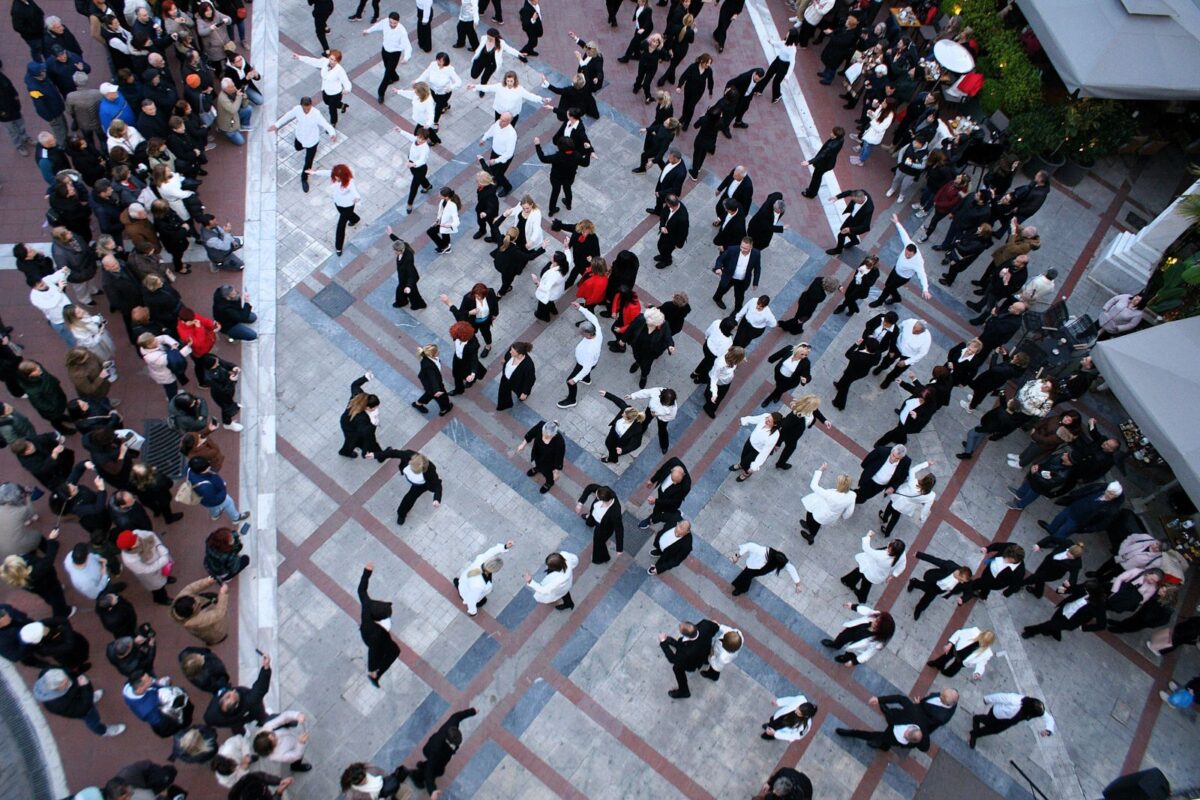 Δήμος Κορδελιού – Ευόσμου: Περισσότεροι από 200 χορευτές έδωσαν παράσταση Ζεϊμπέκικου (ΦΩΤΟ)