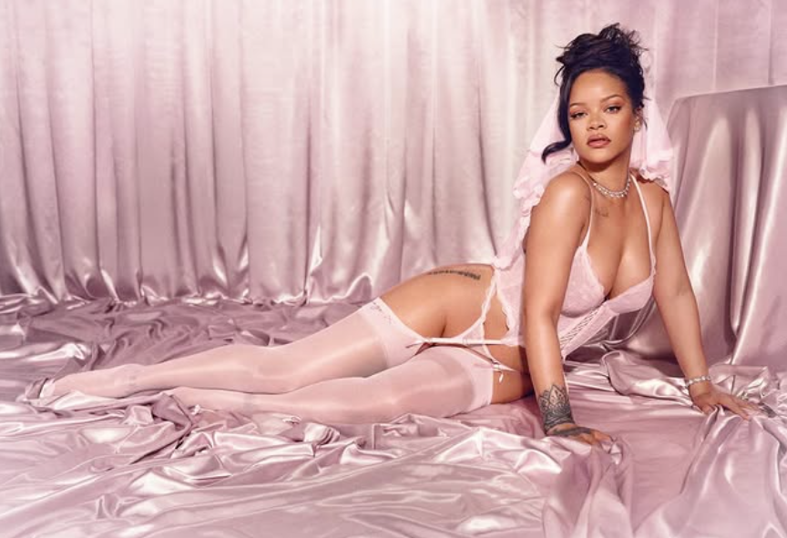 Ριάνα: Έριξε το Instagram ποζάροντας με εσώρουχα για νύφες (ΦΩΤΟ)