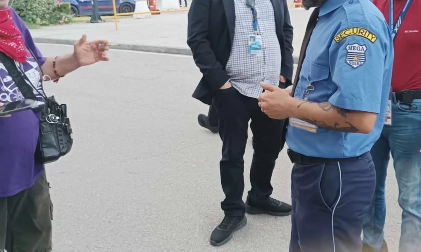 «Τρέμουν» το δημοψήφισμα! Απαγόρευσαν διανομή φυλλαδίων στη ΔΕΘ