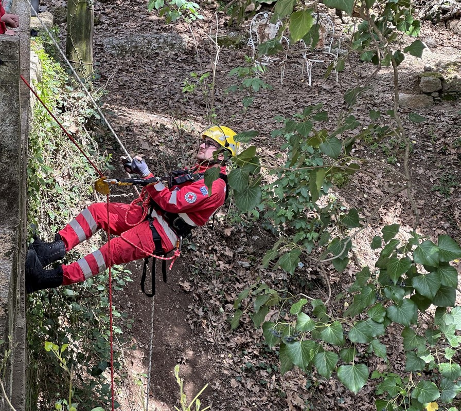 Θρίλερ στη Λάρισα: Έψαχναν λίρες και άνδρας εγκλωβίστηκε σε σπηλιά 22 μέτρων