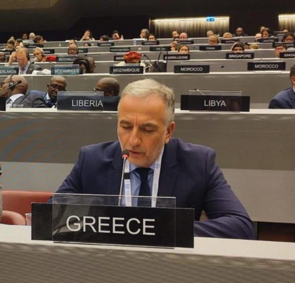 Γιατί πάει Παρίσι ο Καλαφάτης