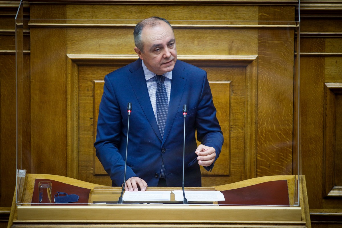 Παρέμβαση Καράογλου και δέσμευση Θεοδωρικάκου