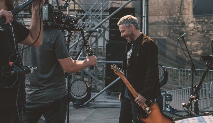 Ο Αλκίνοος Ιωαννίδης έρχεται στο Θέατρο Δάσους