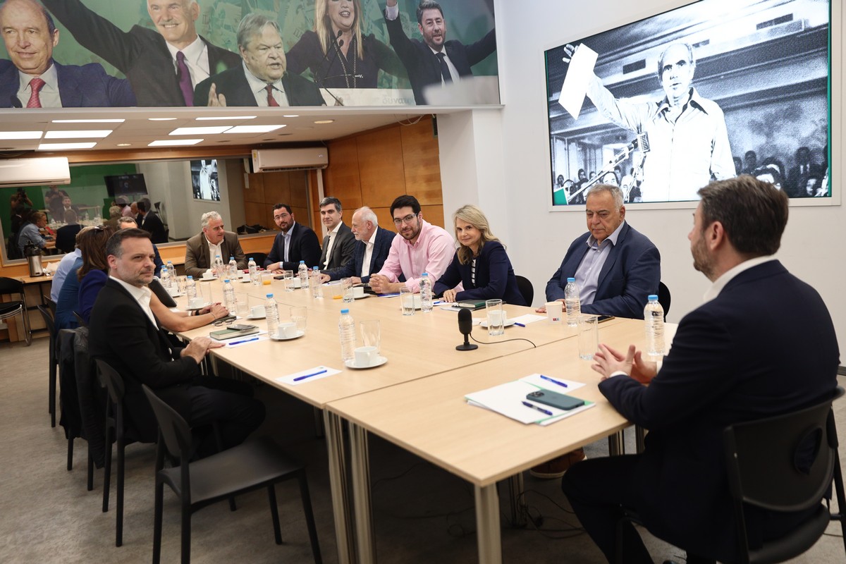 Ανδρουλάκης: Η Νέα Δημοκρατία πρωταγωνιστεί στη ρουσφετολογία και την αναξιοκρατία