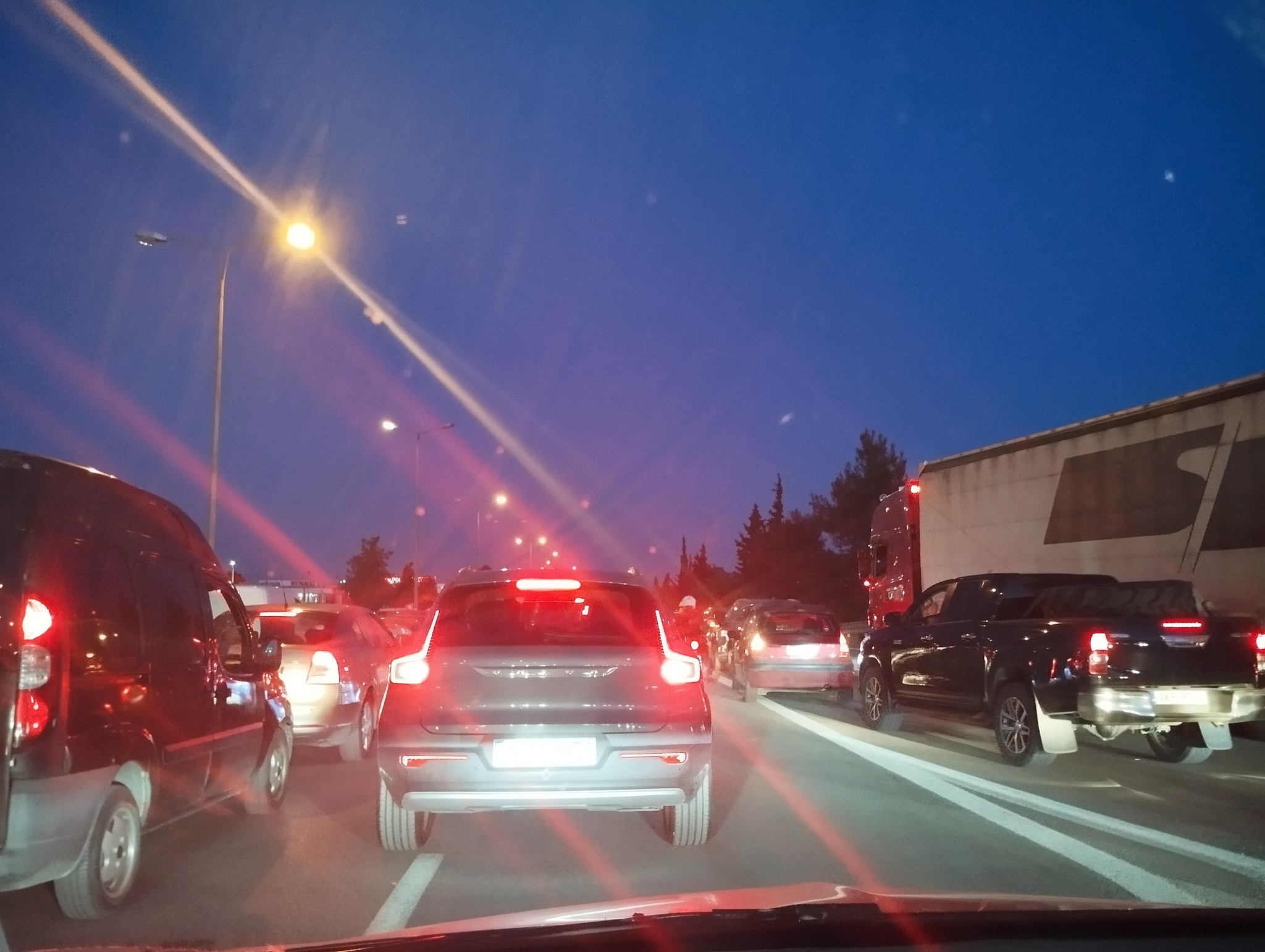 Μποτιλιάρισμα λόγω έργων σε Περιφερειακό και Μουδανιών – Αγανάκτηση των οδηγών (ΦΩΤΟ)