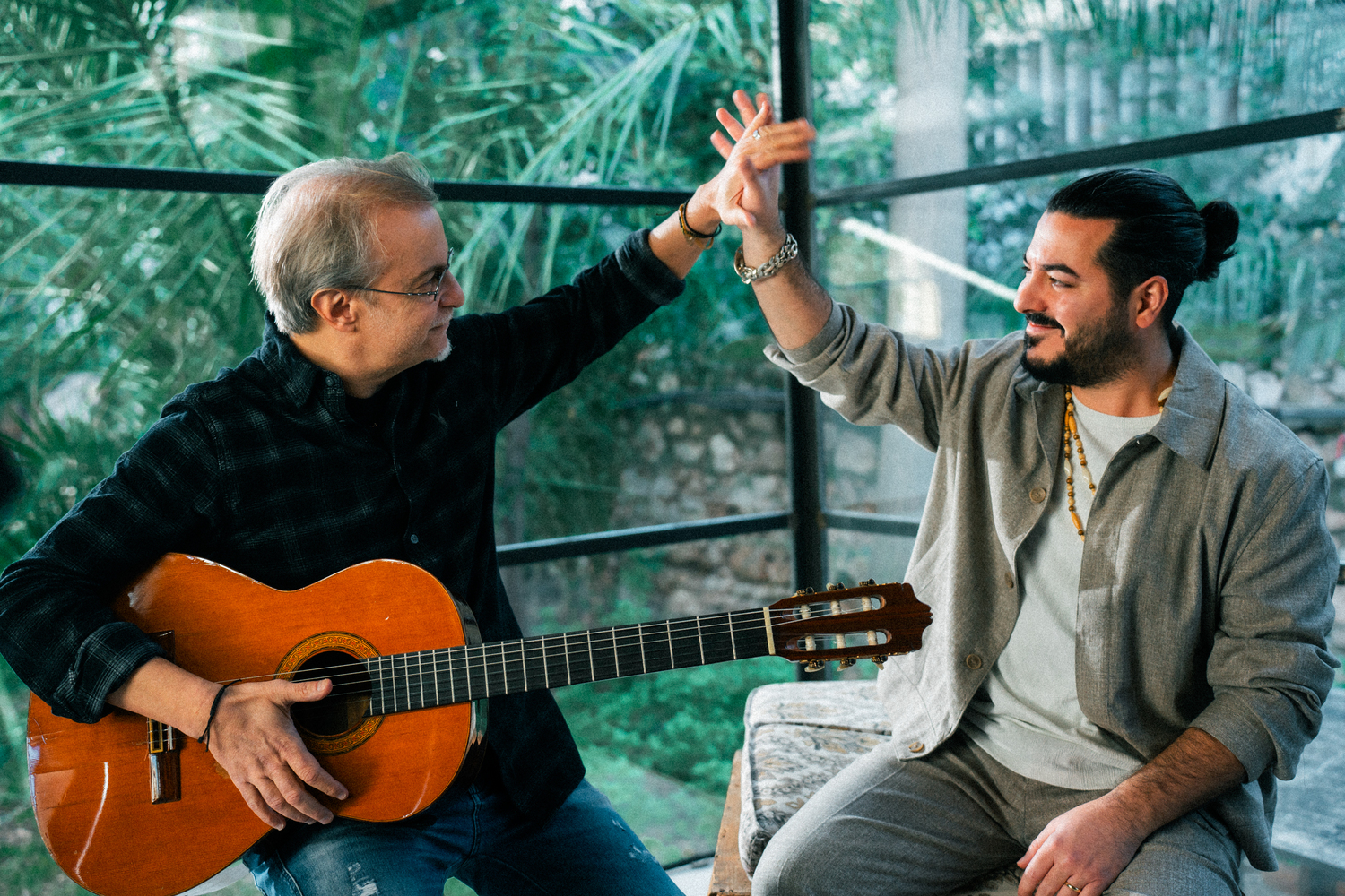 «Φωτιά μου»: Το νέο τραγούδι του Μίλτου Πασχαλίδη με τον Can Leman είναι μια γέφυρα πολιτισμού μεταξύ Ελλάδας και Τουρκίας