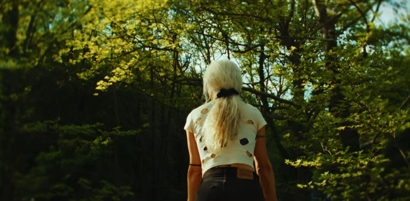 «Κανένας δεν θα μάθει»: Κυκλοφορεί σε μια εποχή που όλα γίνονται για το trend (VIDEO)