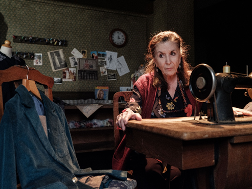 «ΜΙΑ ΖΩΗ» Ο μονόλογος μιας μοδίστρας του Πέτρου Ζούλια