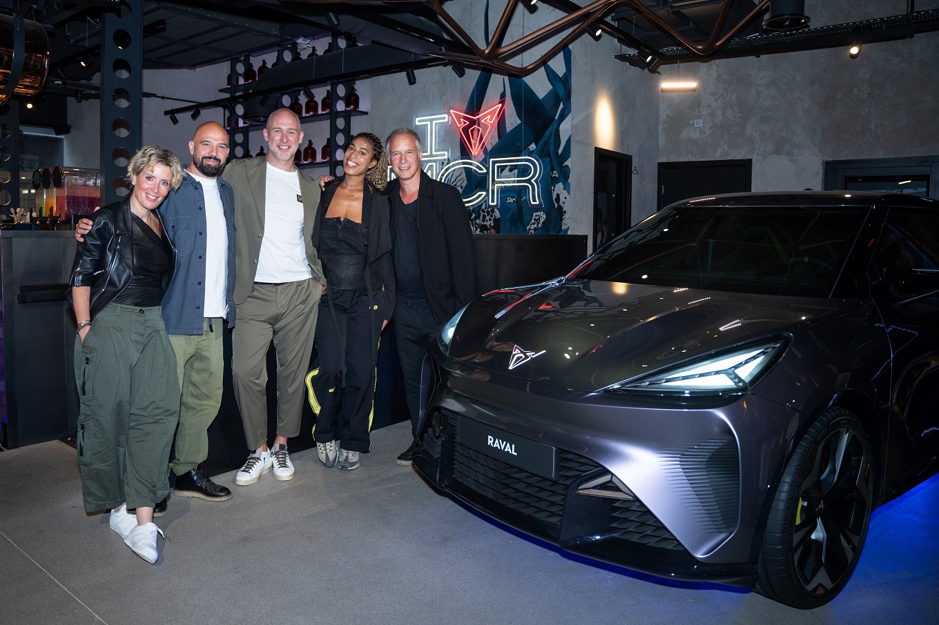 Ορόσημο για την Cupra το νέο City Garage στο Μάντσεστερ (ΦΩΤΟ)