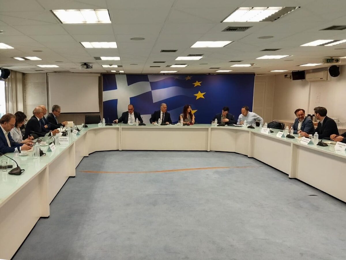 Τάκης Θεοδωρικάκος: Ενισχύουμε και διευκολύνουμε τις παραγωγικές επενδύσεις των γαλλικών εταιρειών (ΦΩΤΟ)