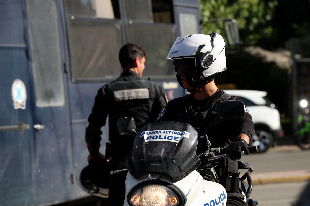 «ΕΝΤΟΣ»: Σε εφαρμογή από σήμερα το σχέδιο της ΕΛ.ΑΣ. – 473 αστυνομικοί, 25 περιοχές, 152 σημεία υψηλής παραβατικότητας