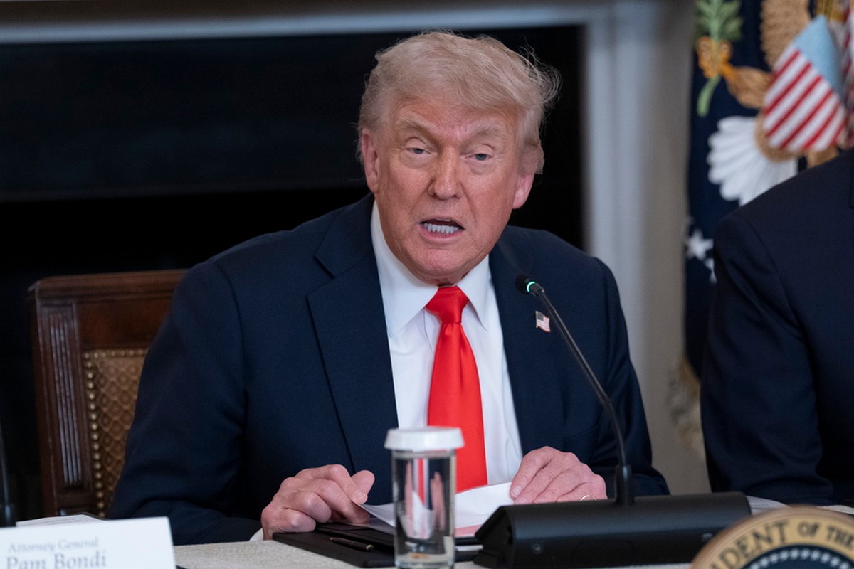 Τραμπ: «Πρέπει να σταματήσουν εκεί όπου βρίσκονται» – Καλεί Ρωσία και Ουκρανία να σταματήσουν αμέσως τον πόλεμο