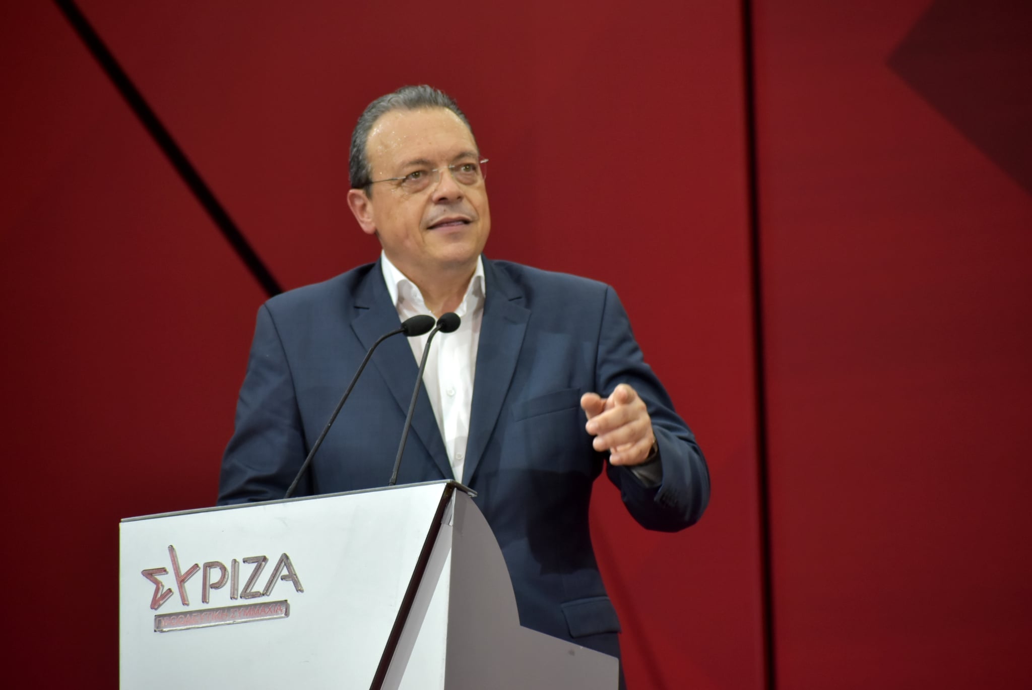 «Επιμένουμε και παραμένουμε ΣΥΡΙΖΑ, κόντρα σε όλους και σε όλα» – Μηνύματα Φάμελλου από το Συνέδριο   