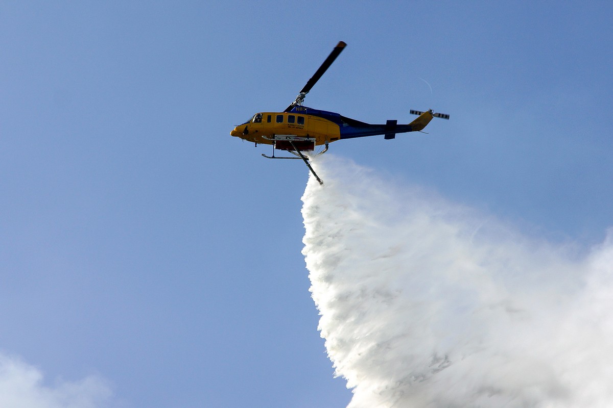 Πυρκαγιά σε Γραμματικό – Μαραθώνα: Διπλή εντολή εκκένωσης με μήνυμα από το 112