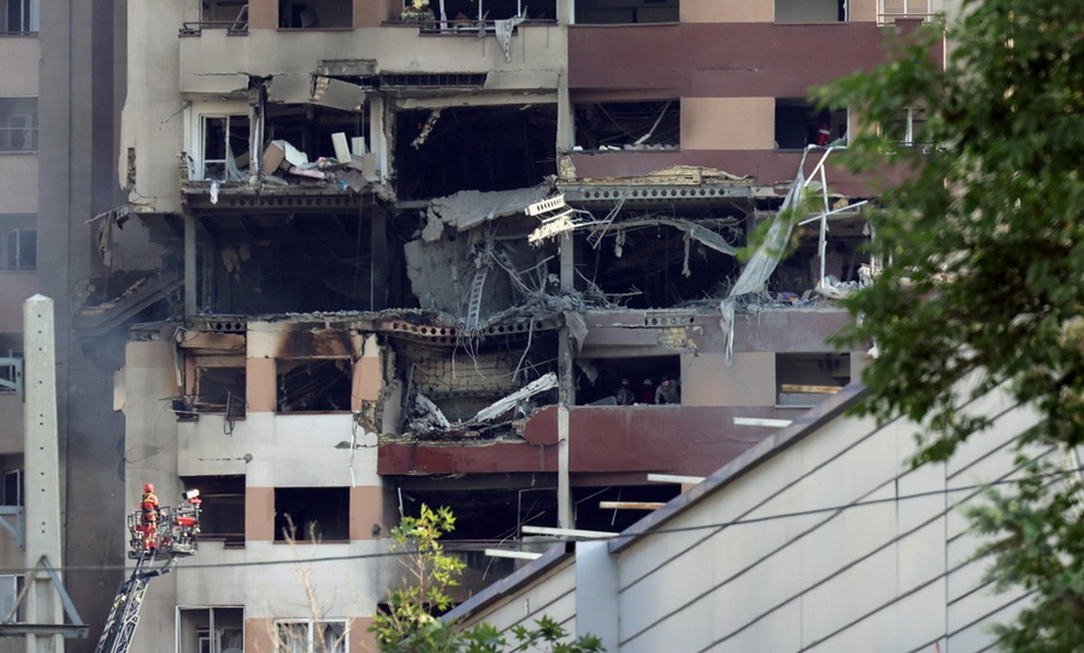 Ισραήλ: Κλείνουν όλες οι πρεσβείες παγκοσμίως – «Εξαιρετική» η ισραηλινή επίθεση στο Ιράν, δηλώνει ο Ντόναλντ Τραμπ