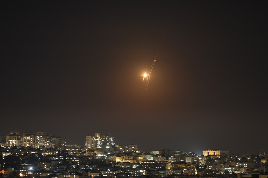 Εξουδετέρωση πυραύλου στην Ανατ. Μεσόγειο: «Πιστεύουμε ότι στόχος ήταν στρατιωτική βάση στην Κύπρο»