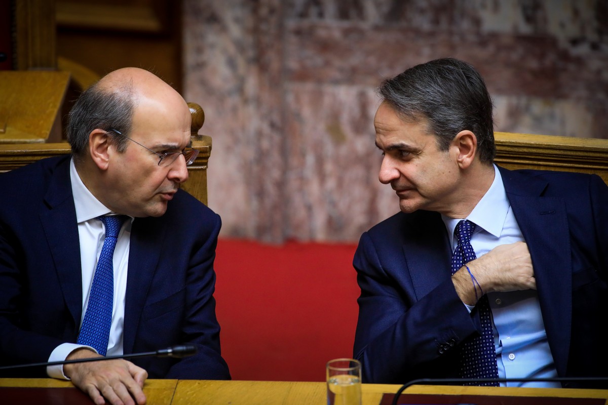 Οι δύο όψεις των δημοσκοπήσεων για την κυβέρνηση Μητσοτάκη