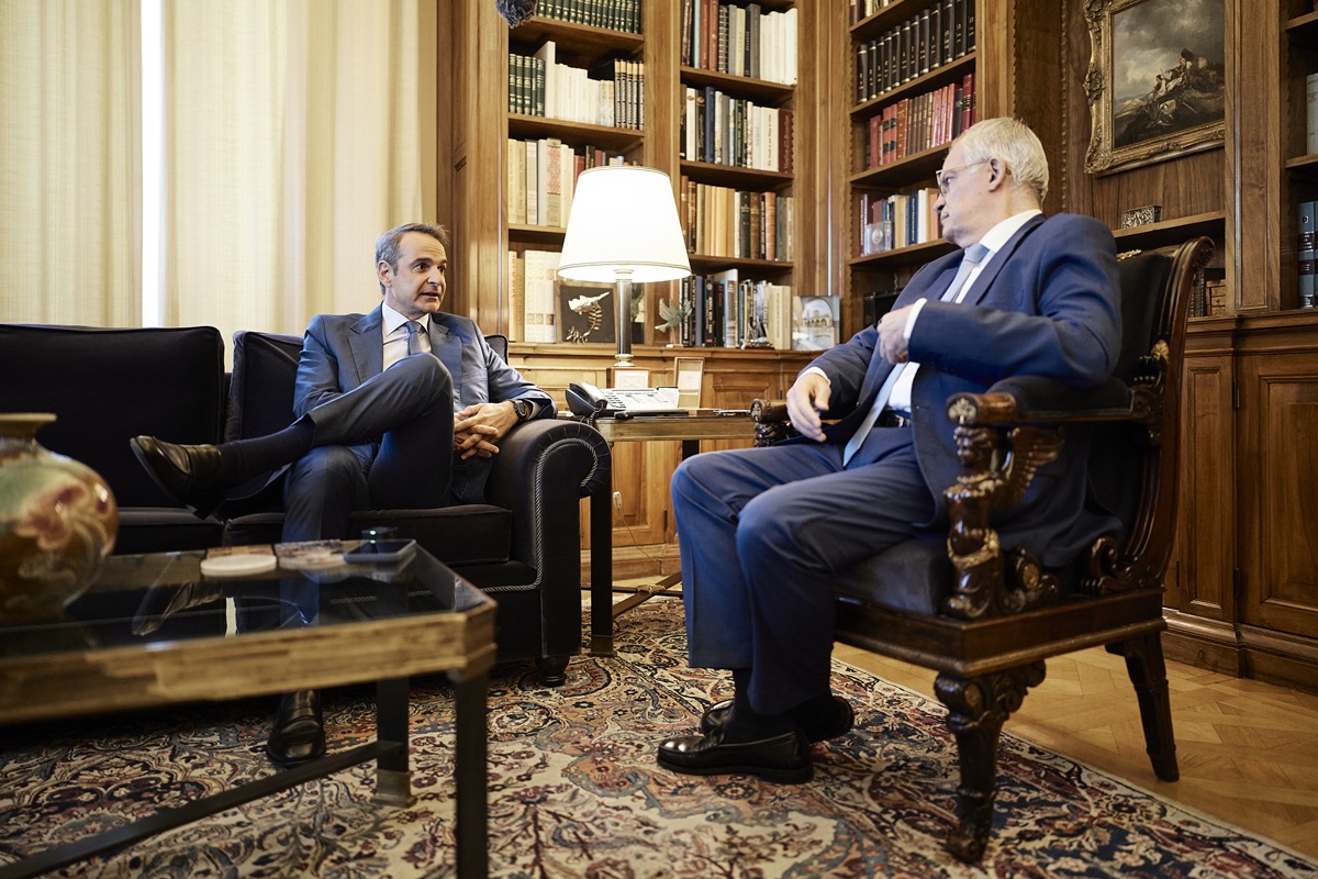 Διπλωματικός αγώνας δρόμου από την κυβέρνηση: Στη σύνοδο του ΝΑΤΟ ο πρωθυπουργός – Σχέδιο 5 σημείων από το ΥΠΕΞ για τη Μέση Ανατολή