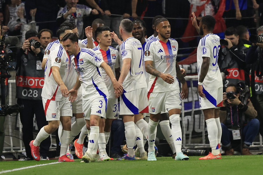 Λιόν: Από τις «ομαδάρες» του πρόσφατου παρελθόντος στο… χείλος του γκρεμού