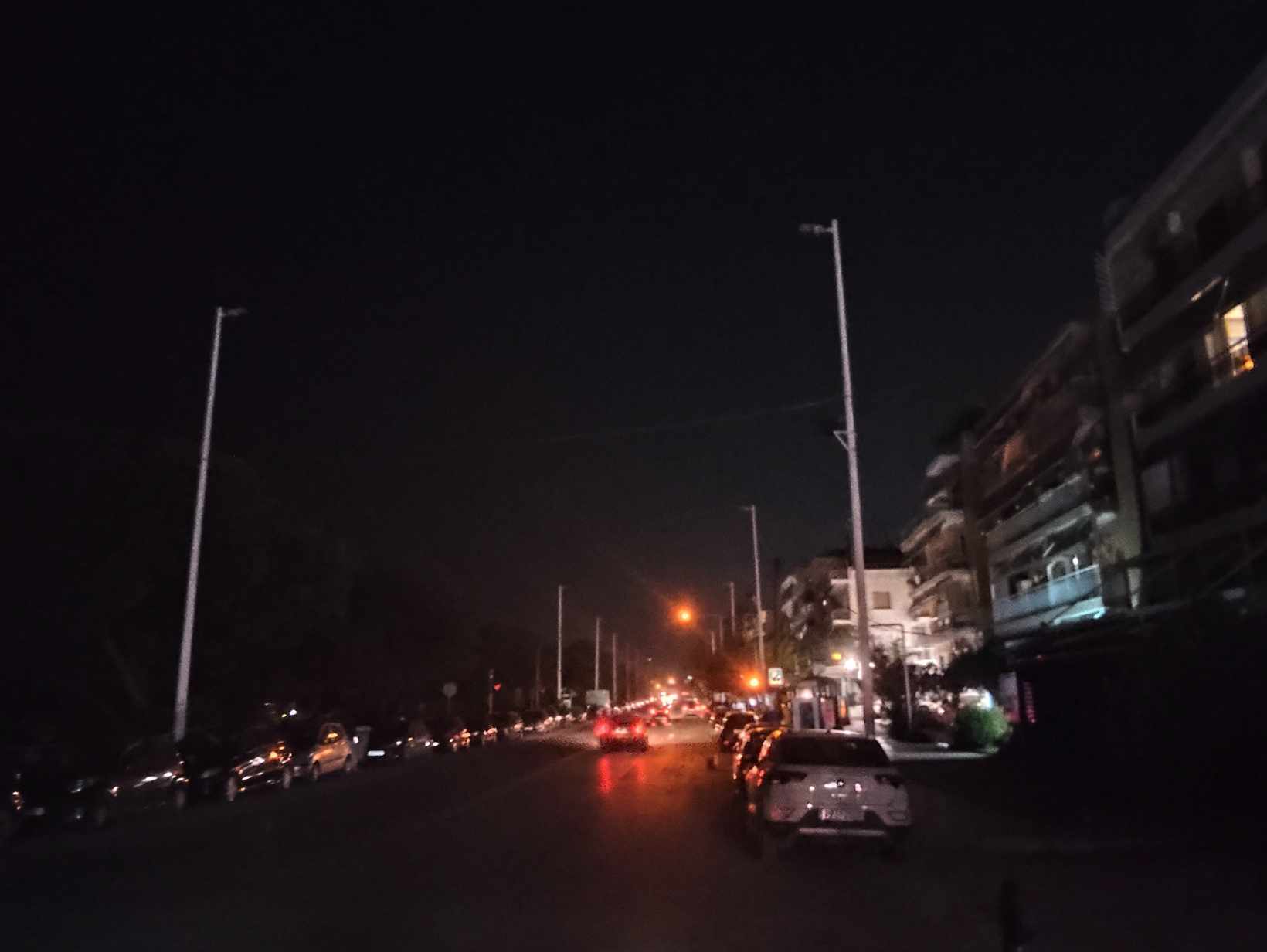 «Βυθίστηκε» στο σκοτάδι η Καλαμαριά – Αιχμές του Δήμου κατά του ΔΕΔΔΗΕ (ΦΩΤΟ)