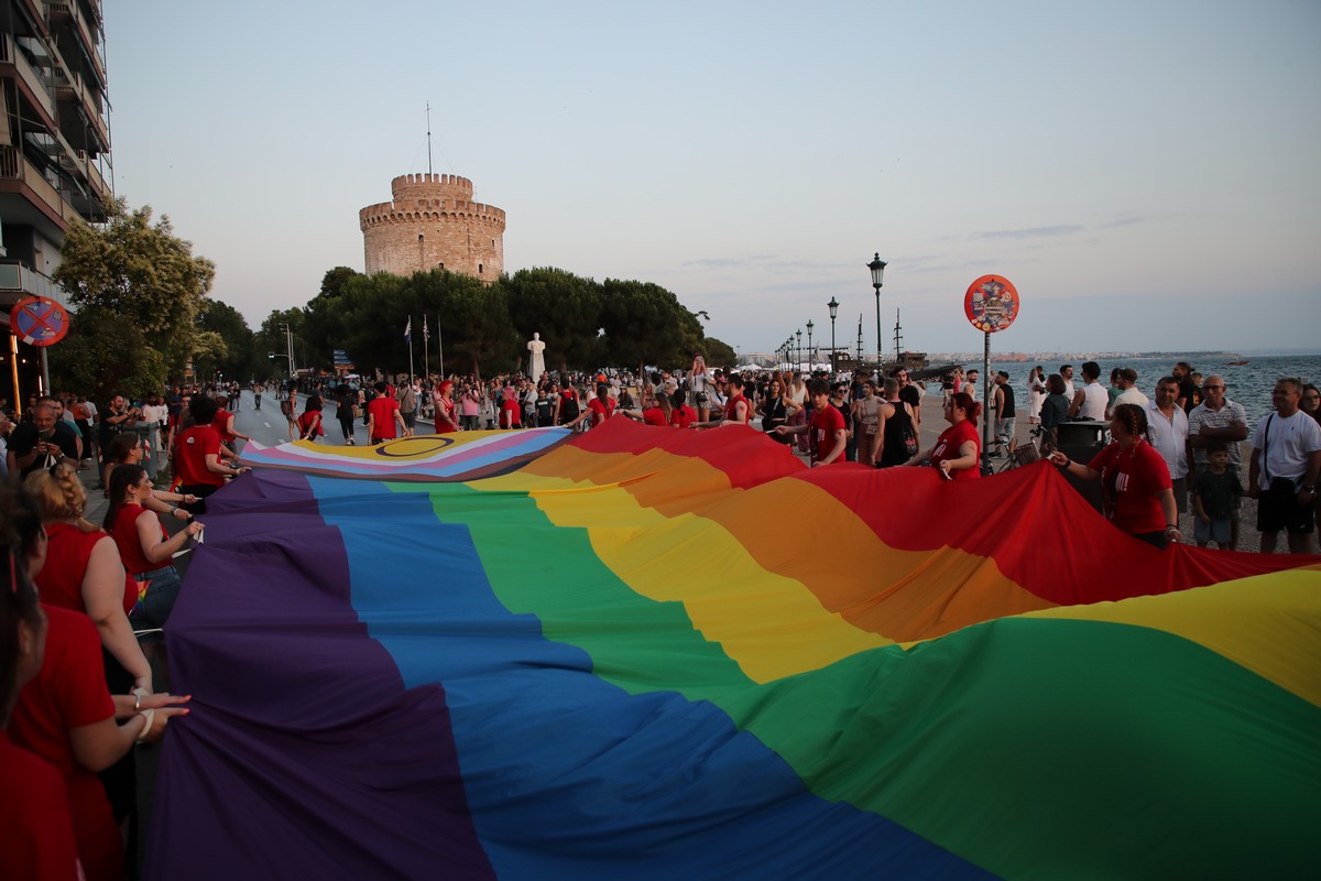 THESSALONIKI PRIDE 2025: Χιλιάδες κόσμου στην πορεία Υπερηφάνειας (ΦΩΤΟΡΕΠΟΡΤΑΖ)