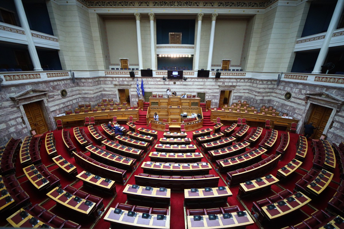 Πόσα κόμματα αντέχουμε;