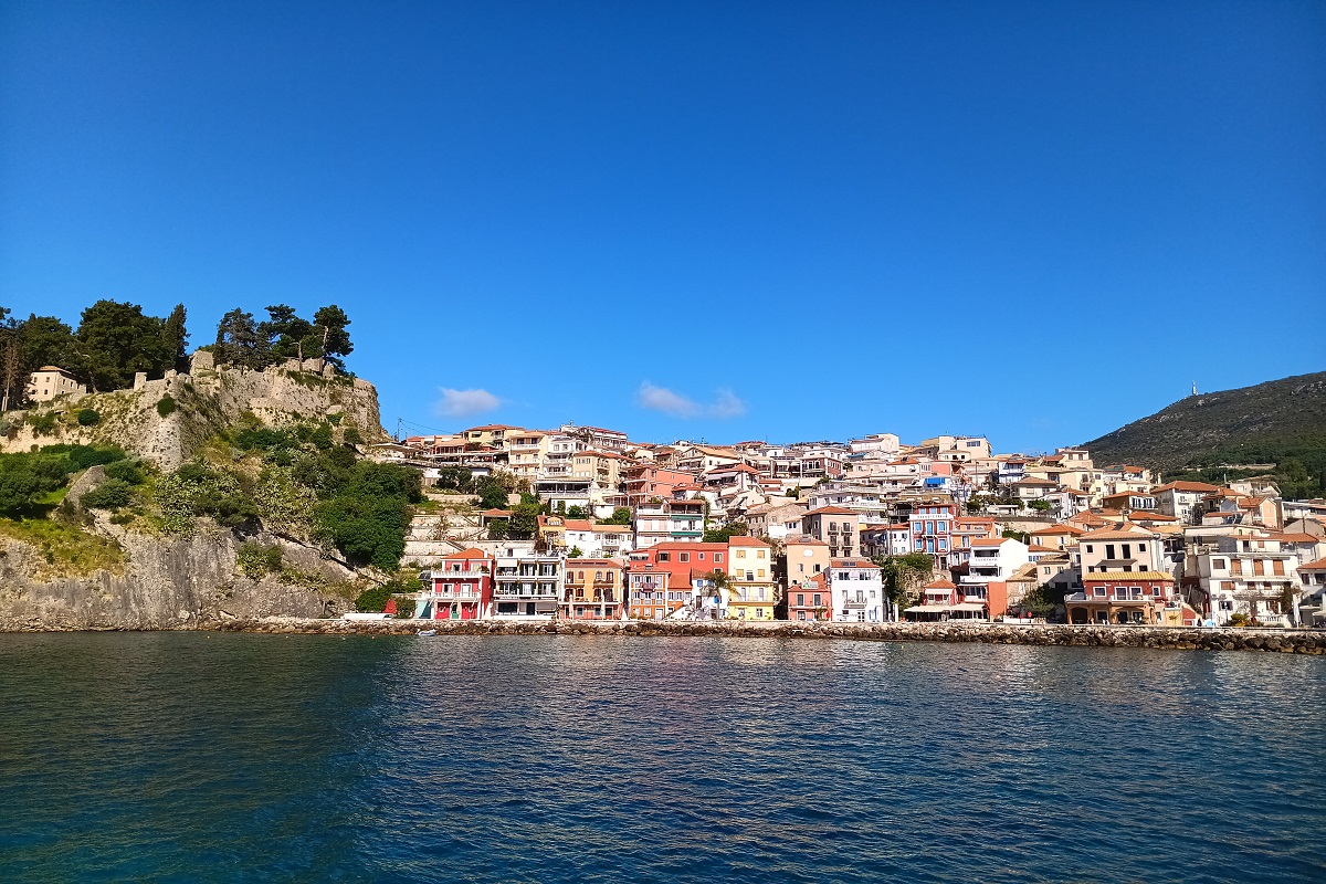 Καλοκαιρινές αποδράσεις: 3+1 βουτιές σε γαλαζοπράσινα νερά (ΦΩΤΟ)