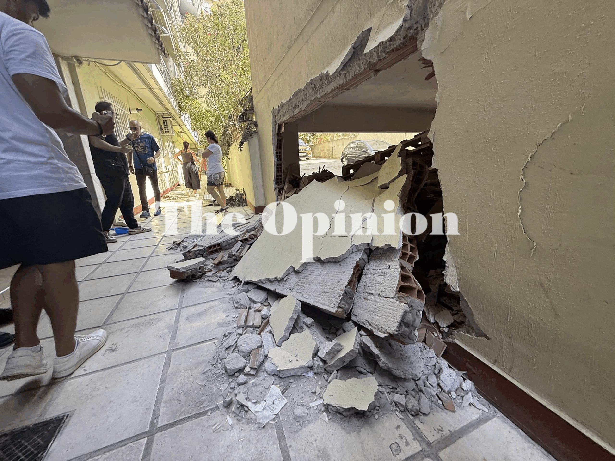 Θεσσαλονίκη: Σε πλήρη εξέλιξη η έρευνα για την έκρηξη εκρηκτικού μηχανισμού σε πολυκατοικία στις Συκιές