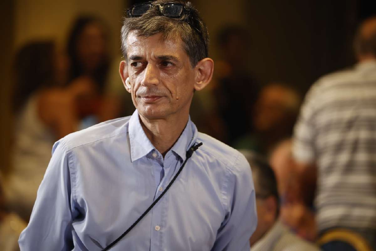 Σκληρή επίθεση Καρανίκα στον Αλέξη Τσίπρα για τη φορολόγηση των εφοπλιστών