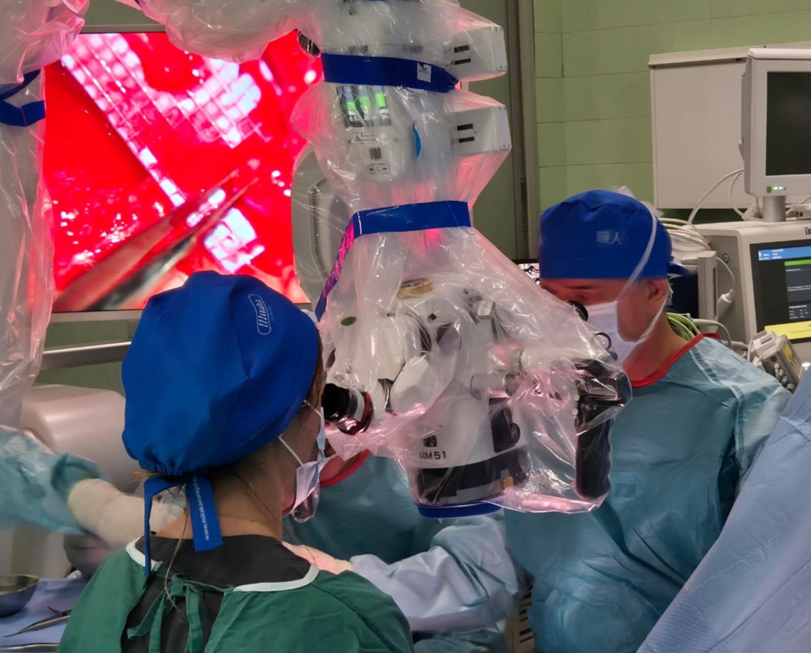 Χέρια και δάκτυλα στη… θέση τους με τη βοήθεια «διαστημικού» μικροσκόπιου