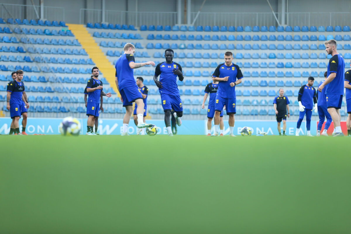 Για το πρώτο βήμα πρόκρισης ο Άρης – Η προετοιμασία, τα πλάνα Ουζουνίδη, η τηλεοπτική μετάδοση και το προφίλ της Αράζ (ΦΩΤΟ)