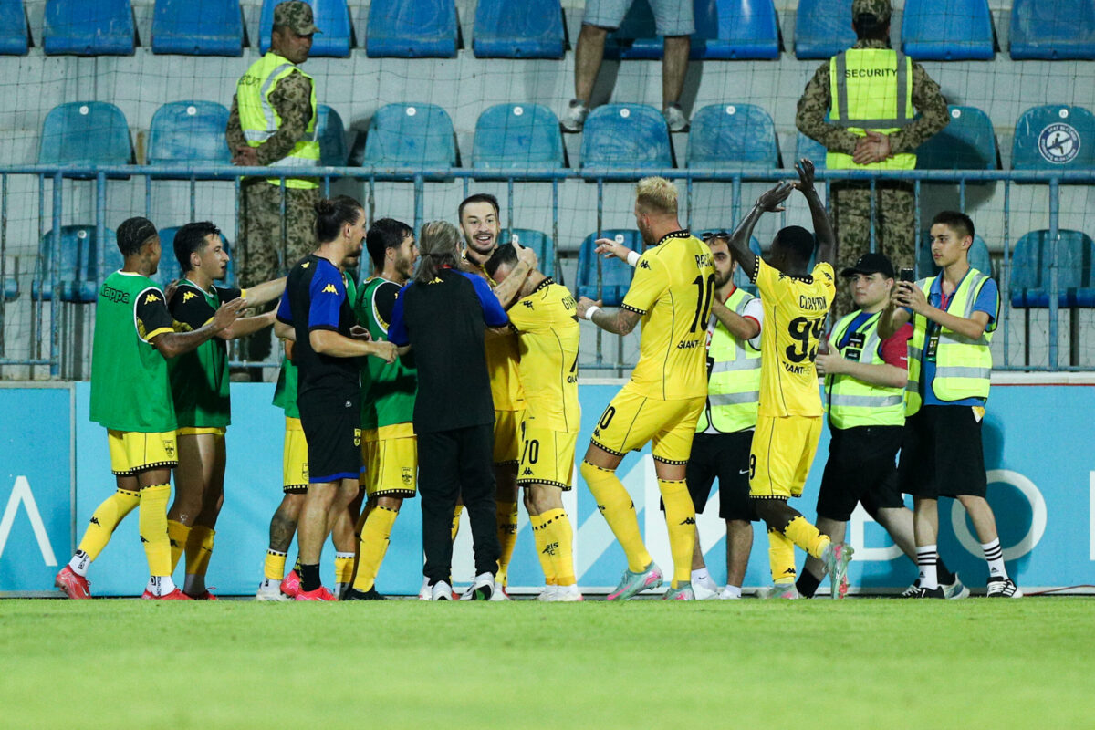 Άρης: Για την πρόκριση με τον κόσμο του απέναντι στην Αράζ – Η αναγκαστική αλλαγή πλάνων του Ουζουνίδη, οι διευκρινίσεις και η μετάδοση