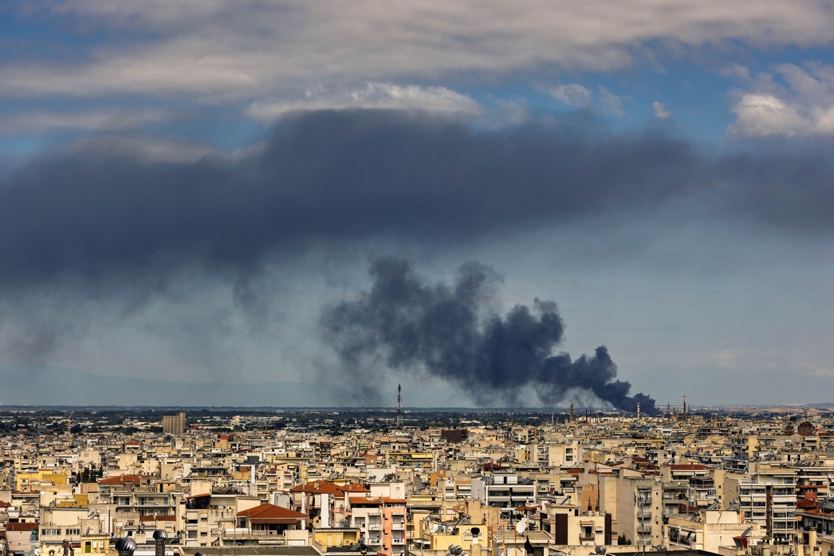 Περιβαλλοντική βόμβα στη δυτική Θεσσαλονίκη: Ραδιενεργά απόβλητα, εκπομπές μεθανίου και καύσεις καλωδίων