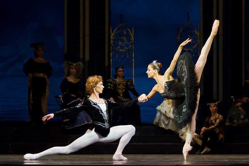 «Η λίμνη των κύκνων»: Στο Θέατρο Δάσους