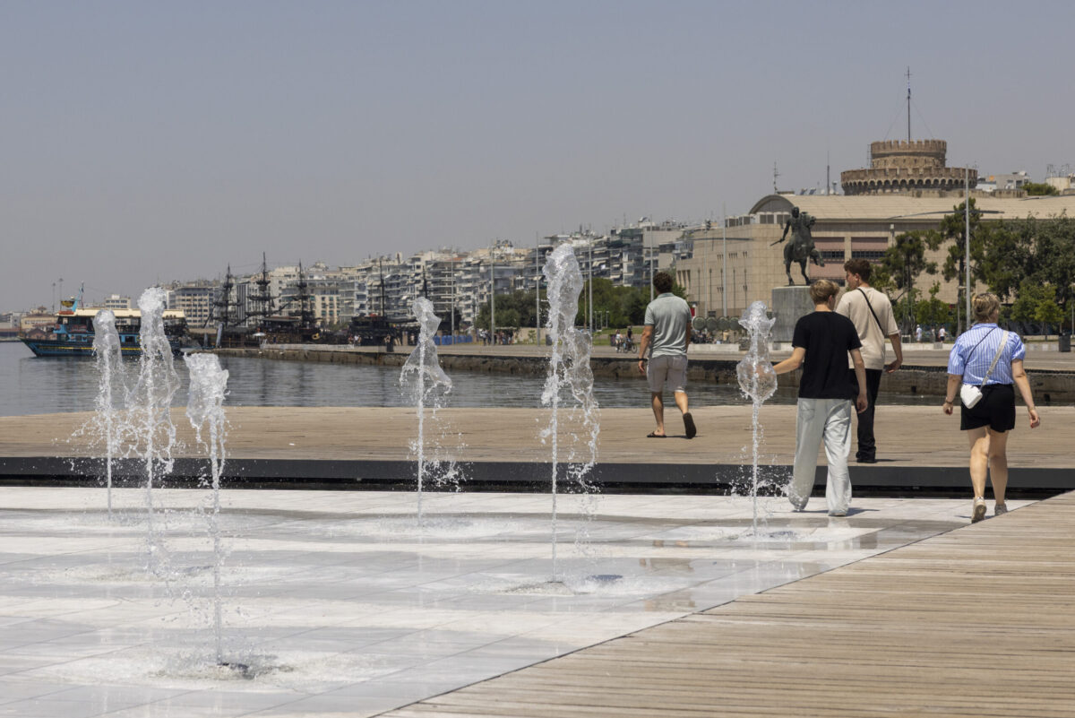 Νέα «παράταση» στον καύσωνα δίνει η ΕΜΥ – Μέχρι τη Δευτέρα στα ύψη ο υδράργυρος