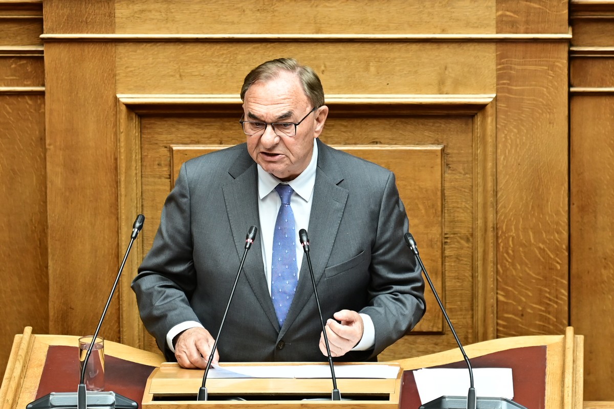 ΠΑΣΟΚ για Καλογερόπουλο: Η ελληνική κοινωνία έπαψε να προσδιορίζει τη θέση της γυναίκας από τον σύζυγο της