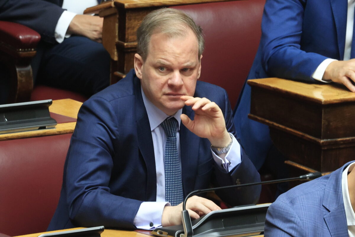 Παραπέμπεται στο Δικαστικό Συμβούλιο ο Κώστας Καραμανλής για την τραγωδία στα Τέμπη