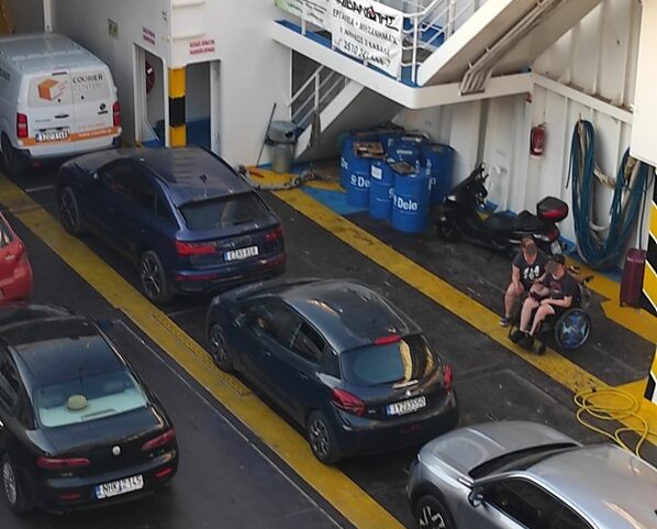 Θάσος: Οι ποινές που επιβλήθηκαν για το περιστατικό με παιδί ΑμεΑ που ταξίδεψε στο γκαράζ πλοίου