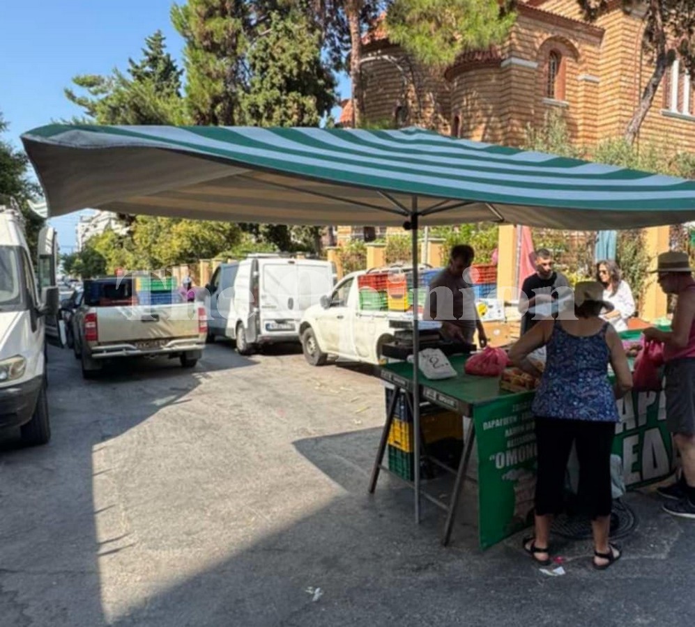Αλλάζουν όψη οι λαϊκές στη Θεσσαλονίκη: Μπλε και πράσινες τέντες φέρνουν τάξη και διαφάνεια