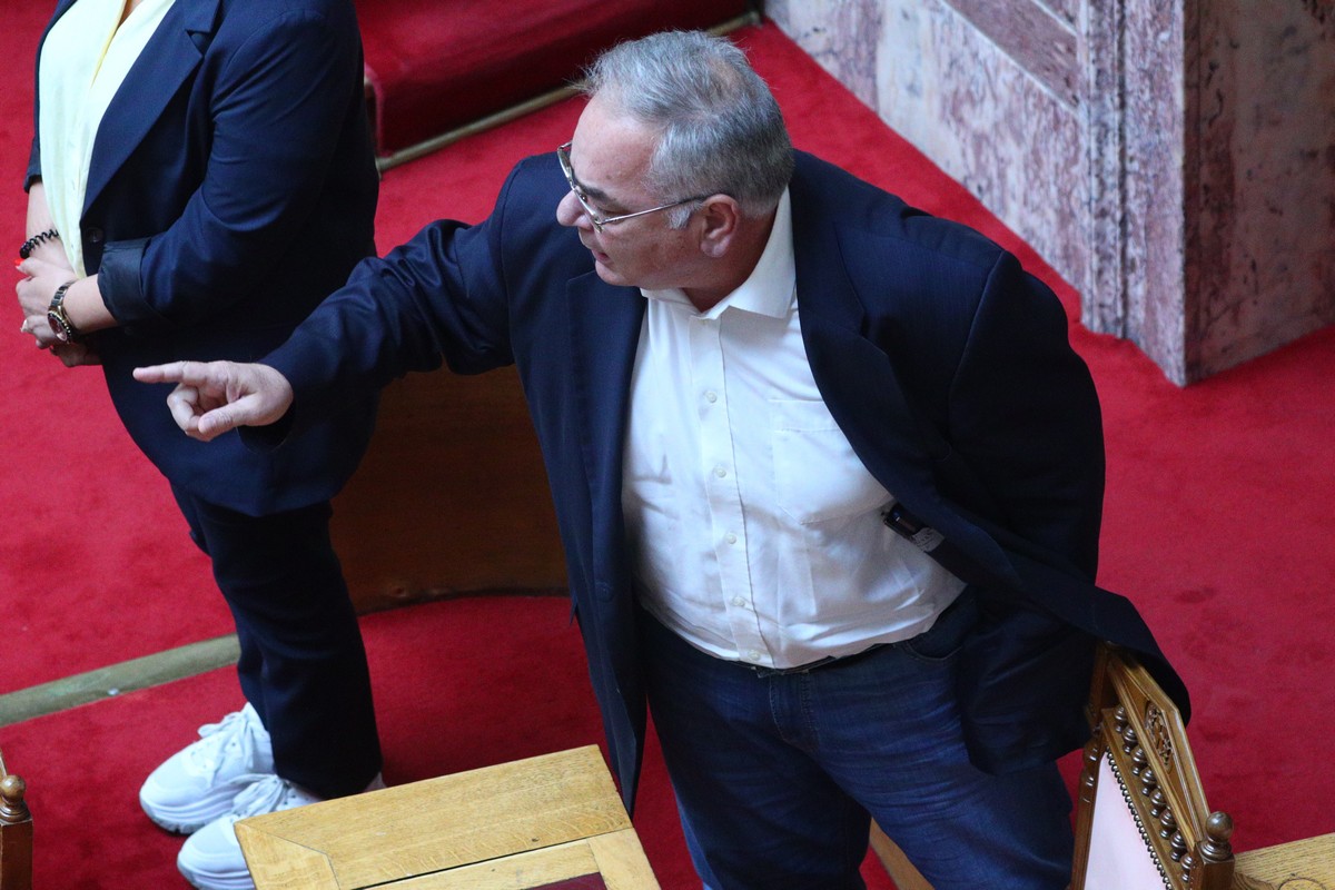 Βουλή: Αποχώρησε ο προεδρεύων μετά από λογομαχία με την Κωνσταντοπούλου – Διακόπηκε η συνεδρίαση