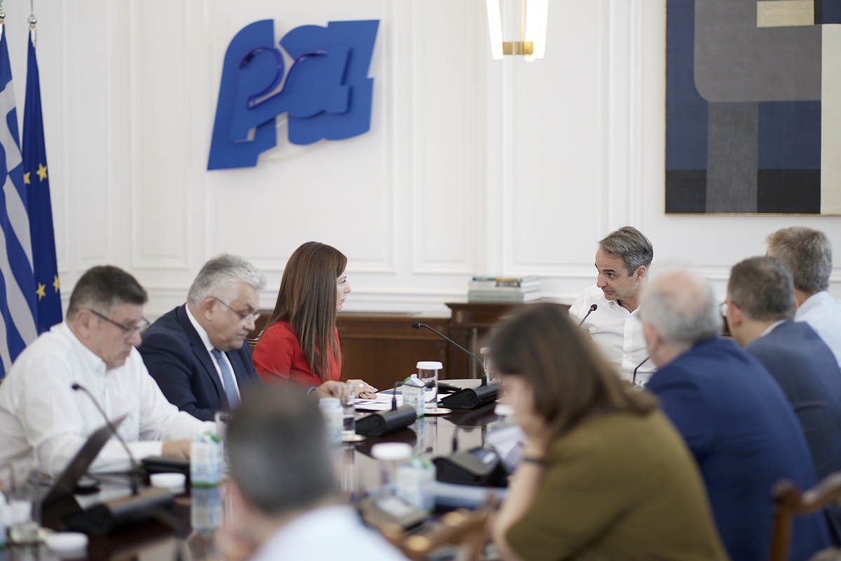 Σύσκεψη υπό τον Μητσοτάκη για τα δημόσια πανεπιστήμια: Τον Σεπτέμβριο διαγράφονται οι πρώτοι αιώνιοι φοιτητές